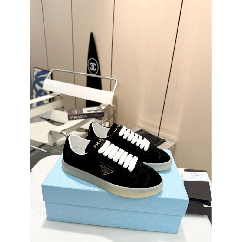 Pra*a casual shoes